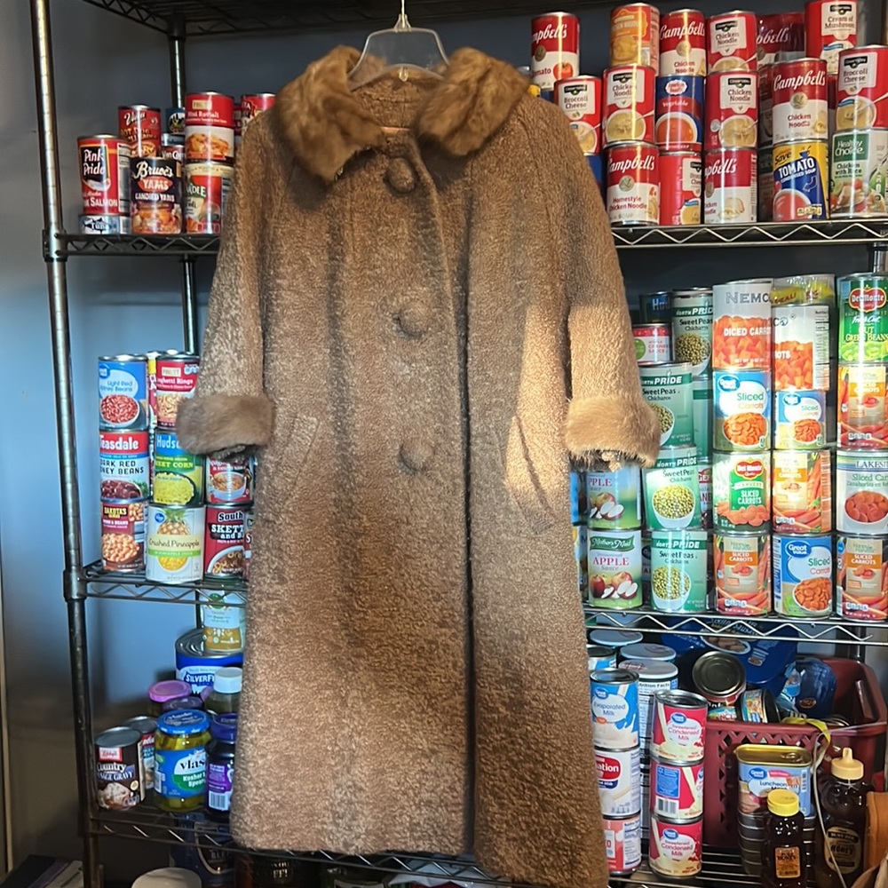 Vintage circa 1960s Womens Coat W/ MINK collar